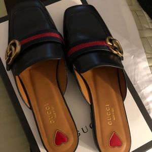 Gucci leather slides. Pre-owned.